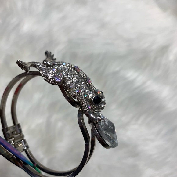 RHINESTONE FROG CUFF BRACELET - Picture 3 of 4